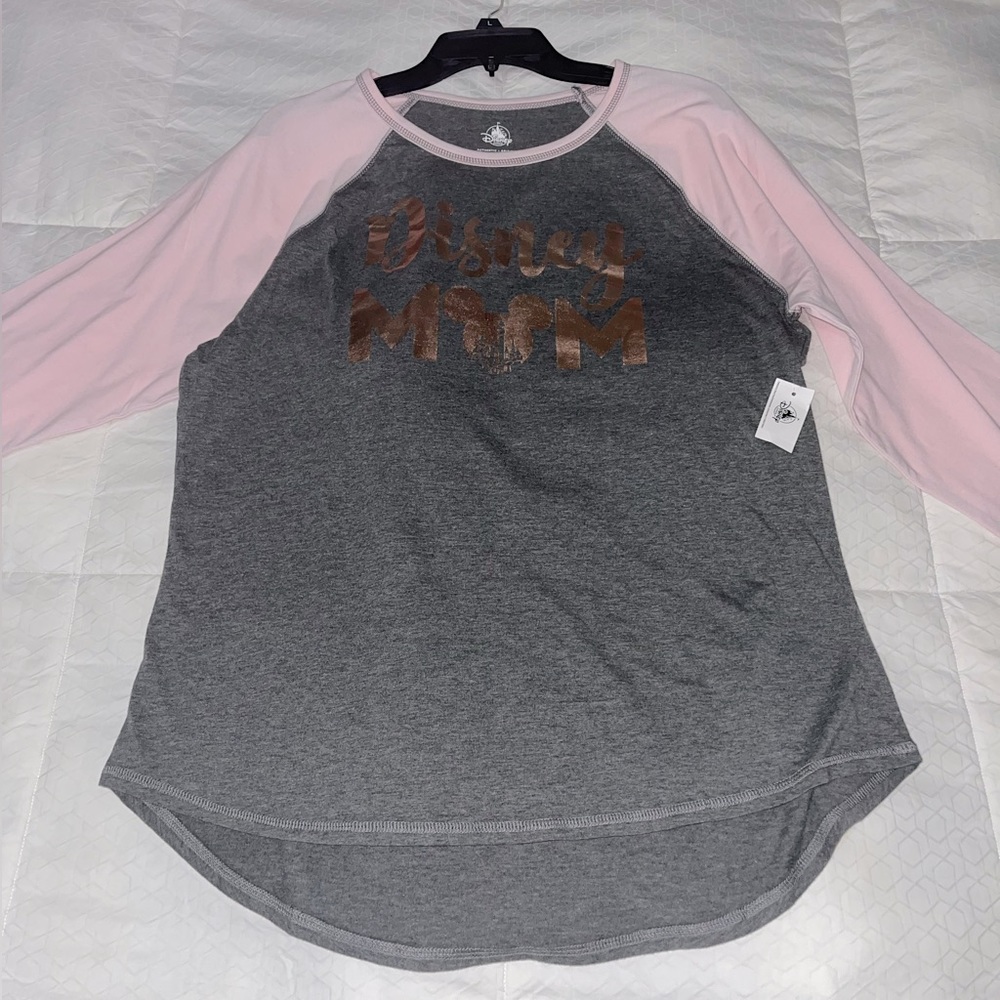 Disney Parks “ Disney Mom “ Jersey Shirt in Size XL